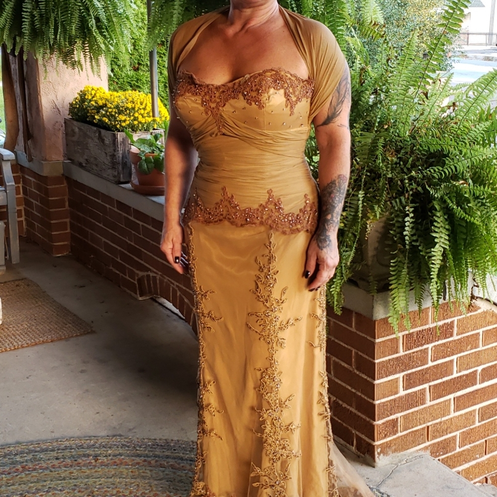 JEAN DELYS FORMAL DRESS WITH TRAIN